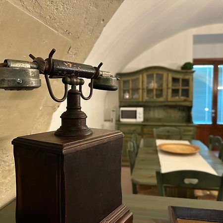 كيارامونتي غولفي Historic B&B Apartments Home المظهر الخارجي الصورة