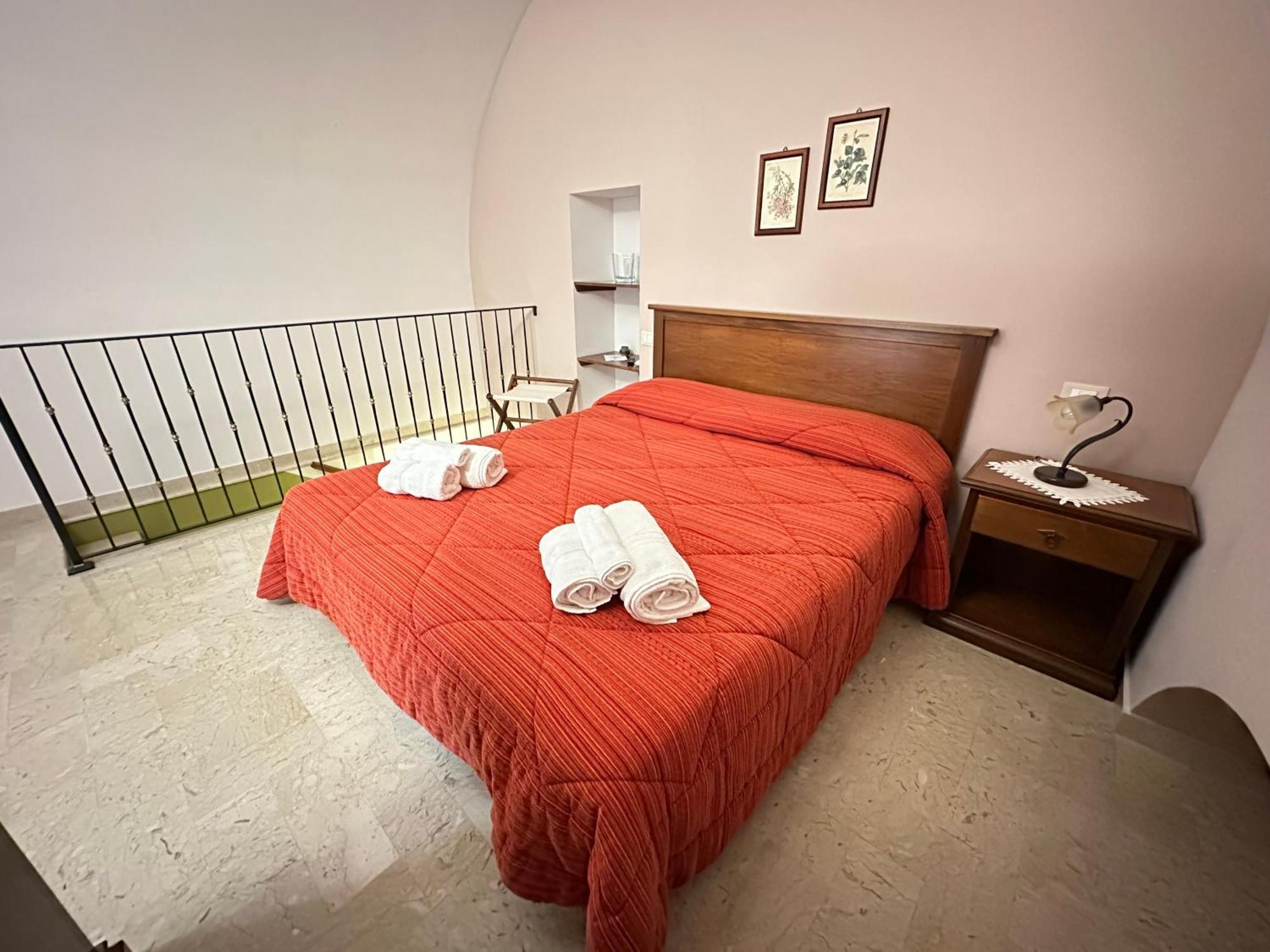 كيارامونتي غولفي Historic B&B Apartments Home المظهر الخارجي الصورة