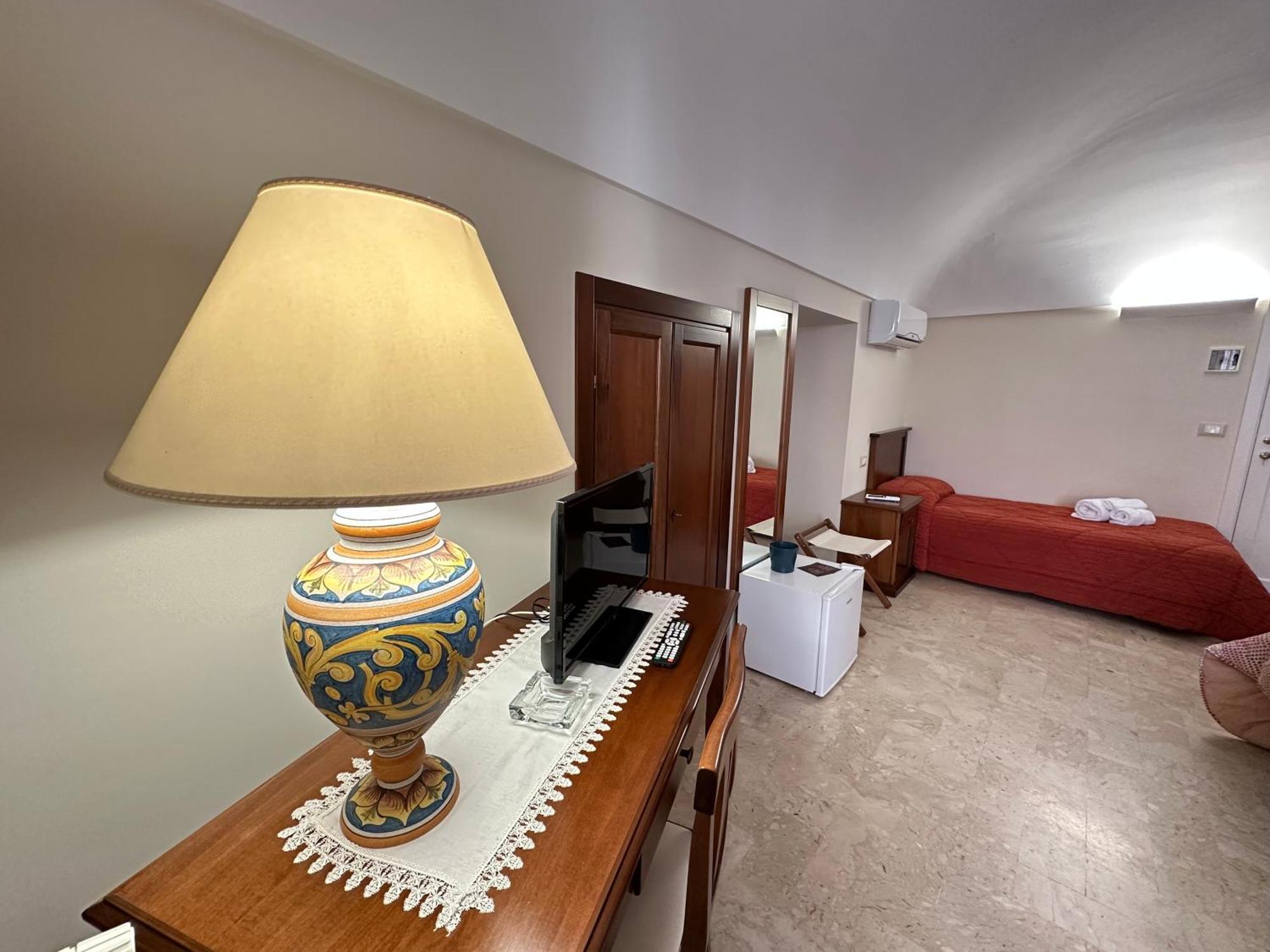 كيارامونتي غولفي Historic B&B Apartments Home المظهر الخارجي الصورة