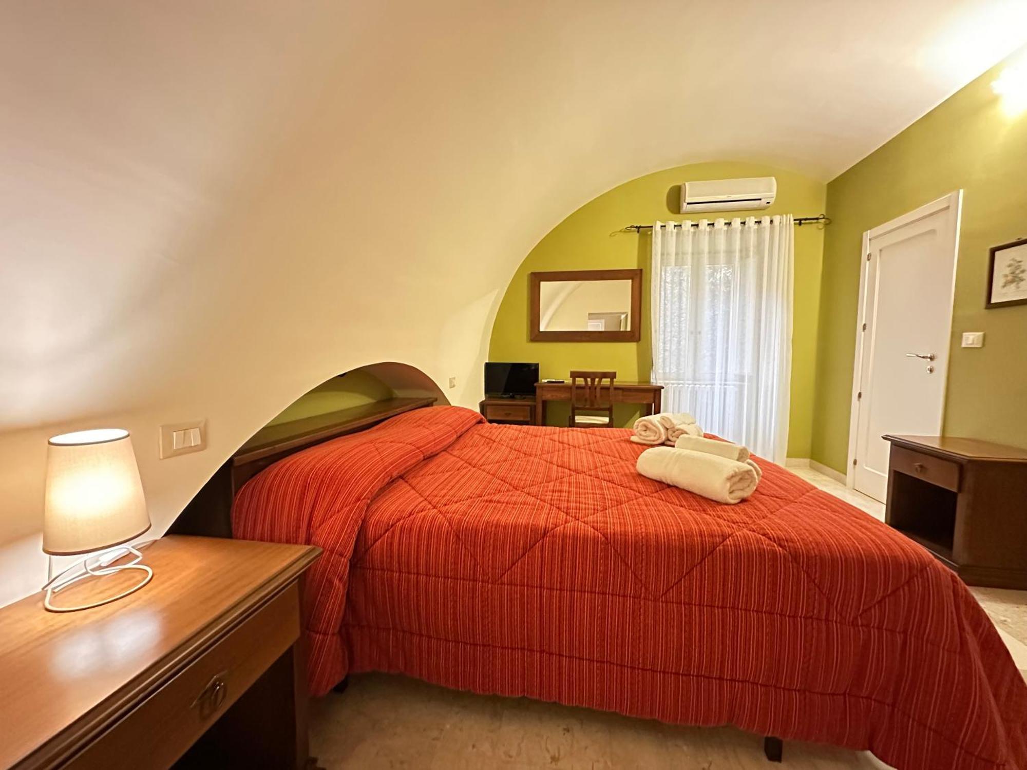 كيارامونتي غولفي Historic B&B Apartments Home المظهر الخارجي الصورة